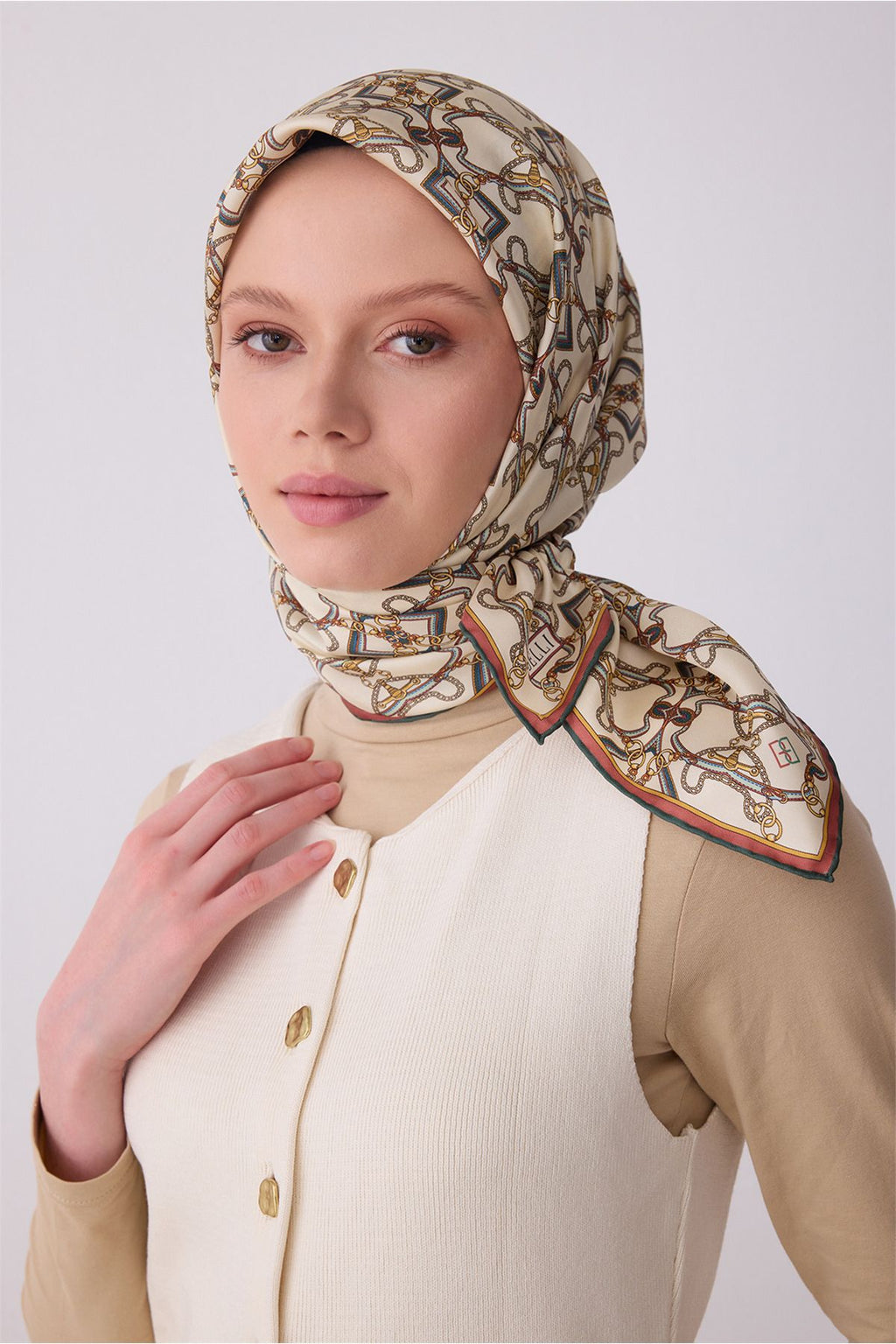 Belli Çok Renkli Klasik Desen %100 Twill İpek Eşarp 4328 - 81