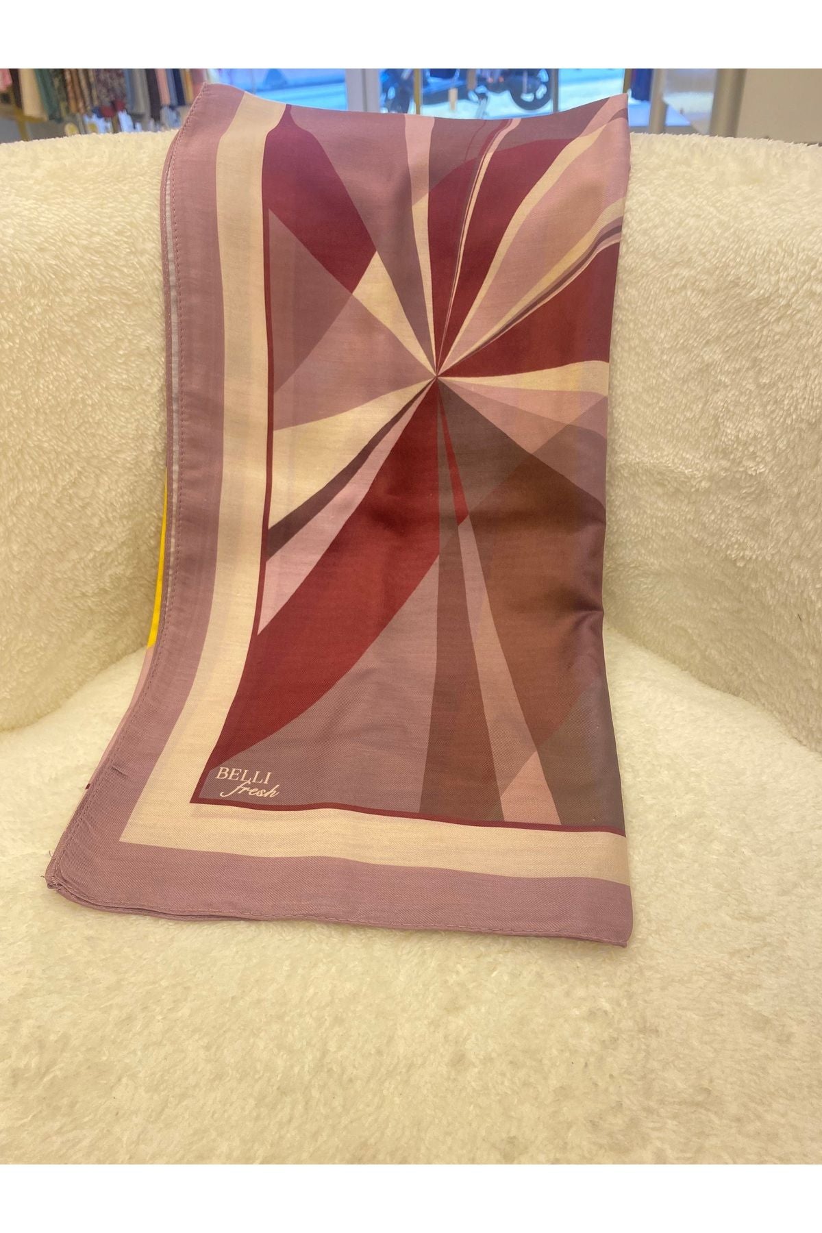 Fresh Geometrik Desen Nova Eşarp