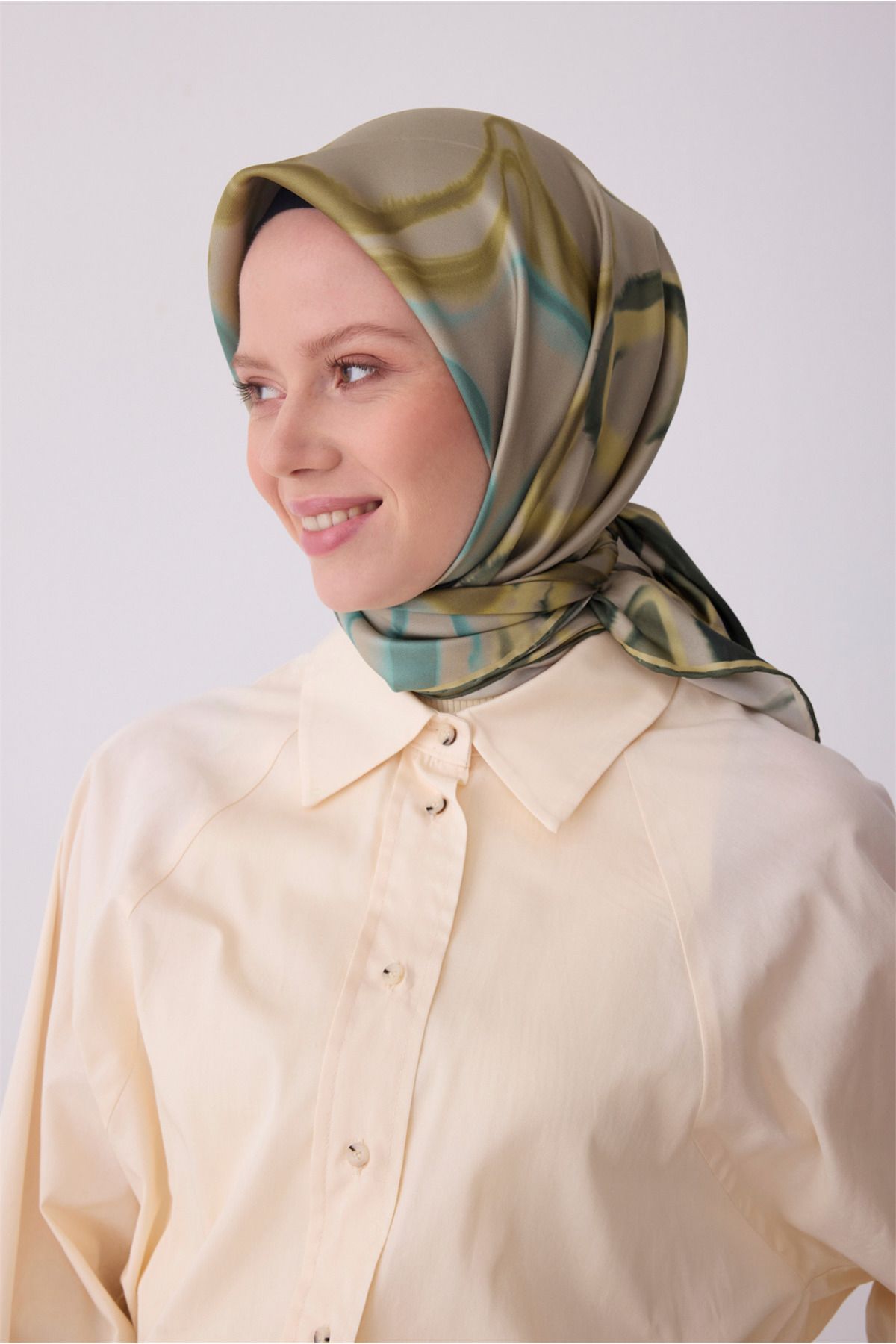 Belli Haki Soyut Desen %100 Twill İpek Eşarp 4301 - 80