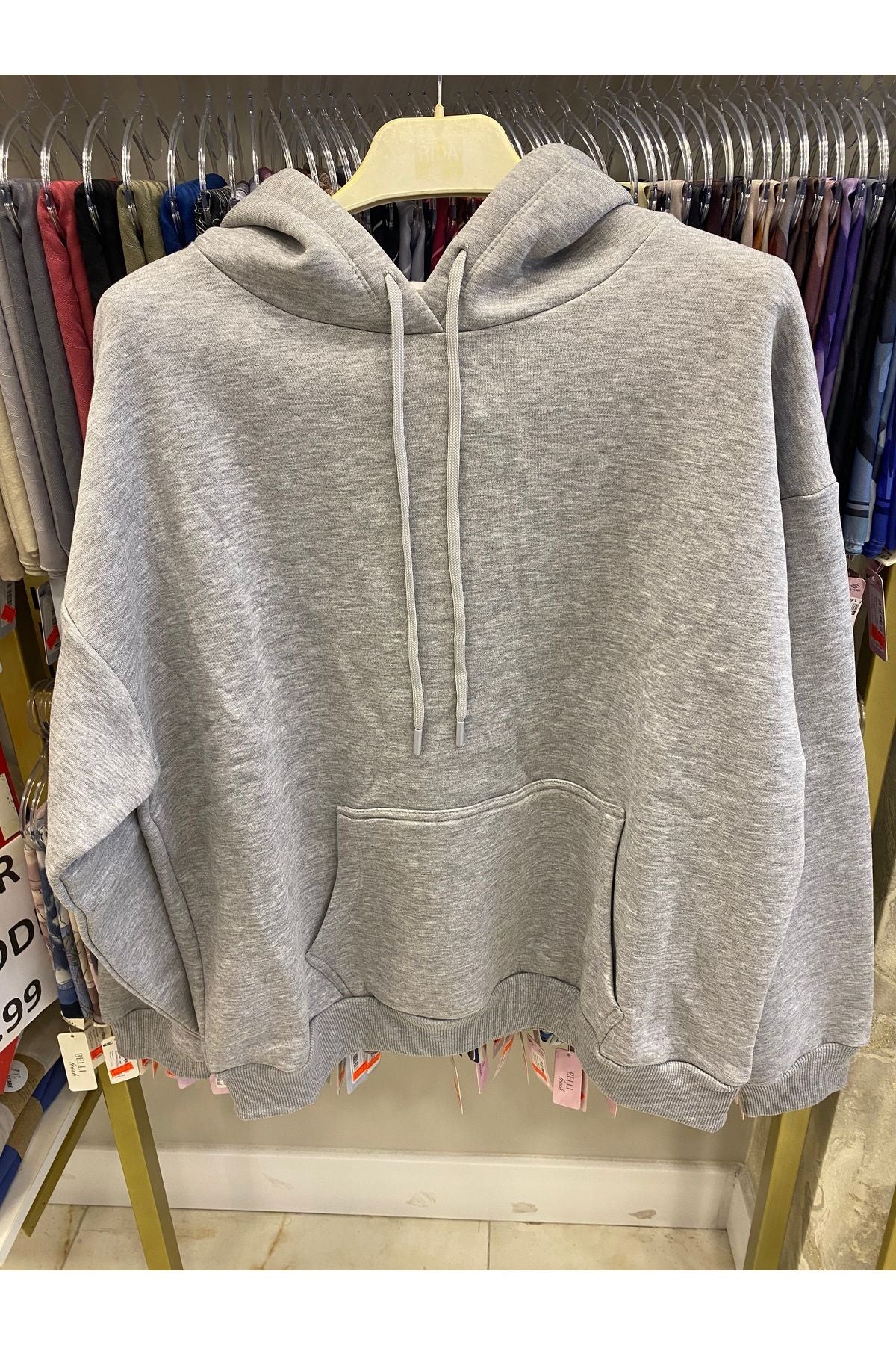 kapüşonlu sweatshirt