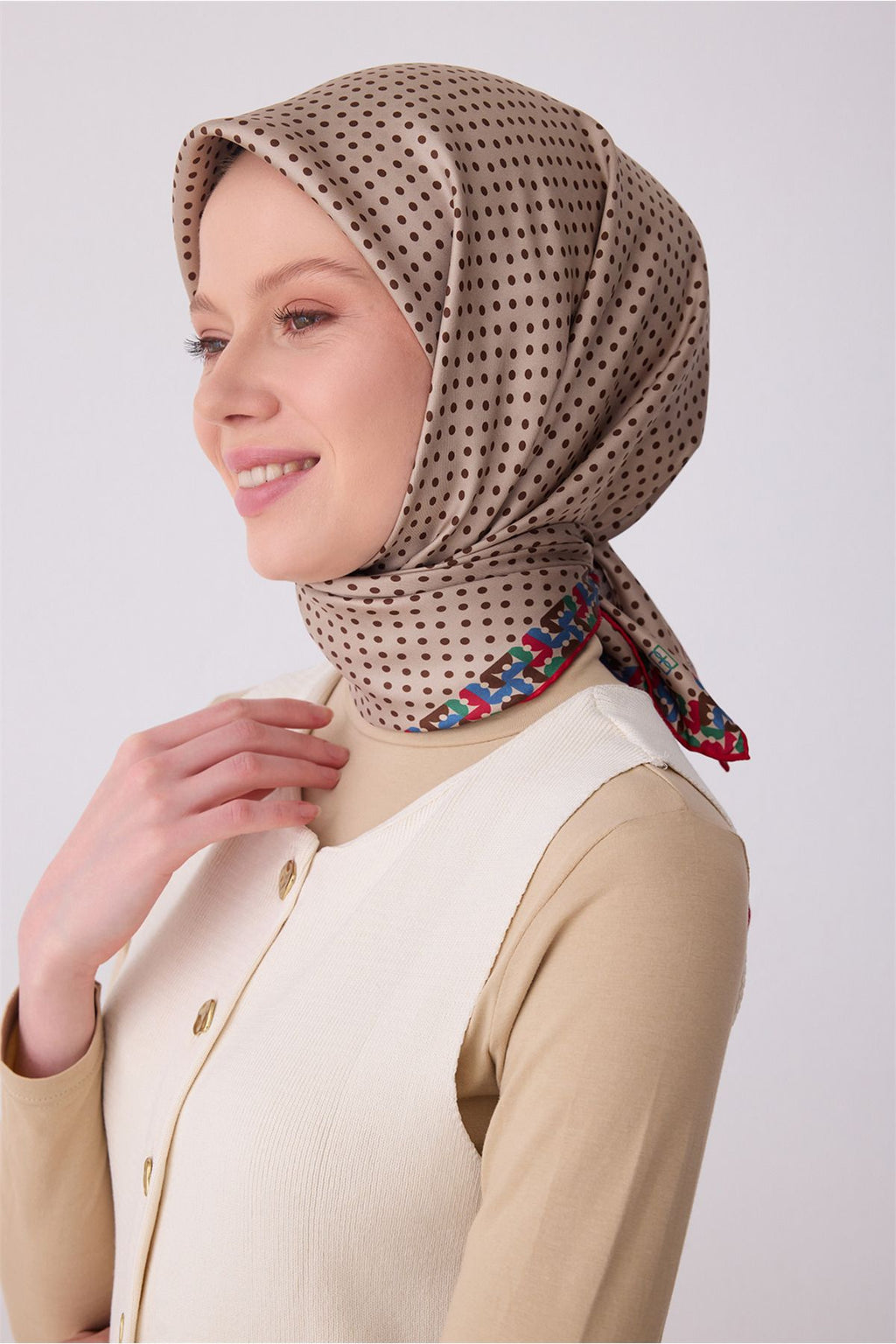 Belli Bej Klasik Desen %100 Twill İpek Eşarp 4326 - 81