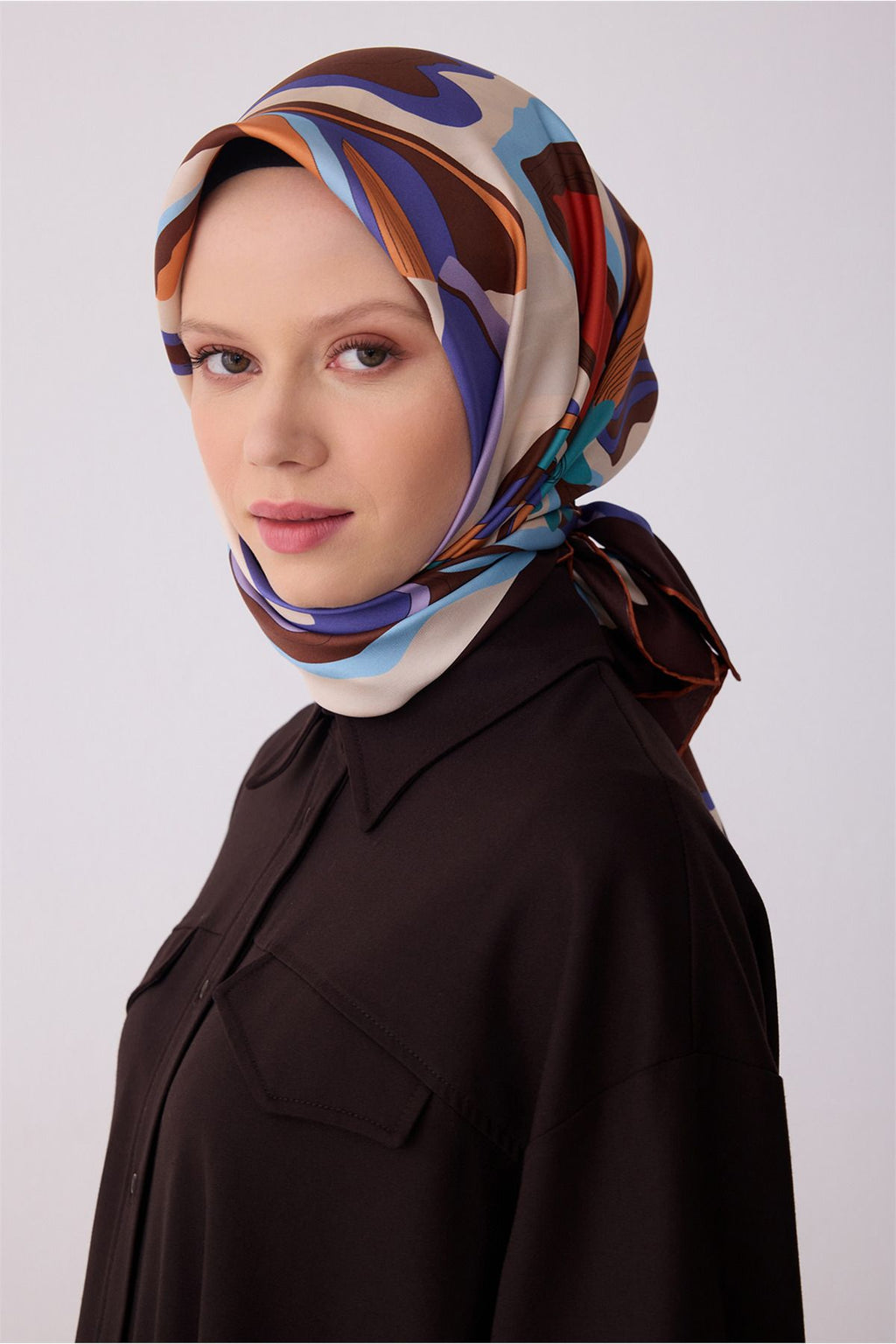 Belli Kahverengi Soyut Desen %100 Twill İpek Eşarp 4318 - 05