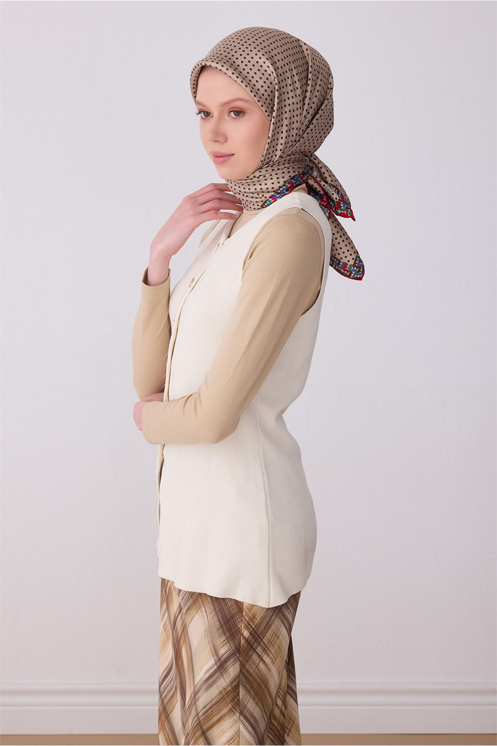 Belli Bej Klasik Desen %100 Twill İpek Eşarp 4326 - 81