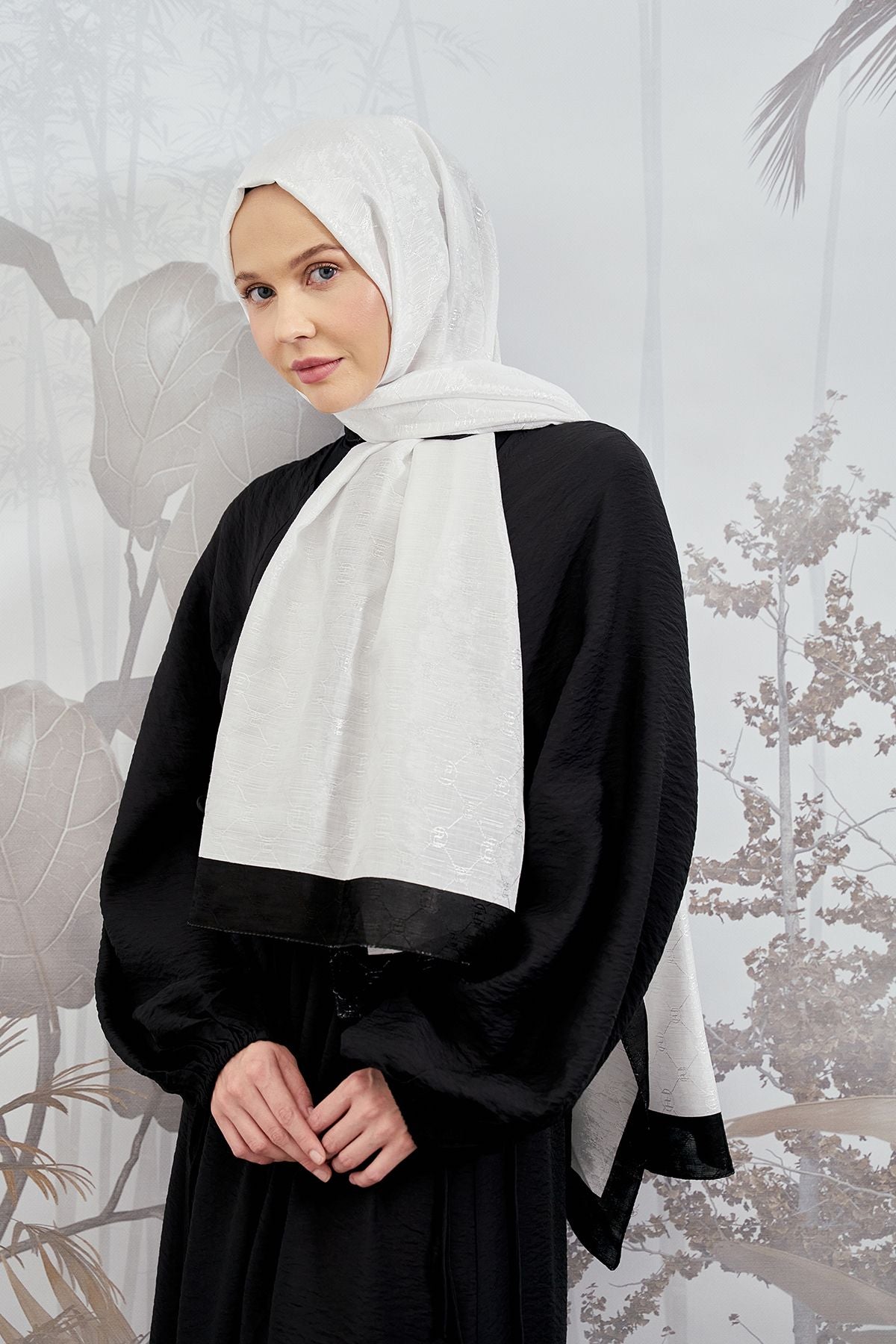ARMANDA Zincir Monogram Desenli Şal 3042-Kırık Beyaz
