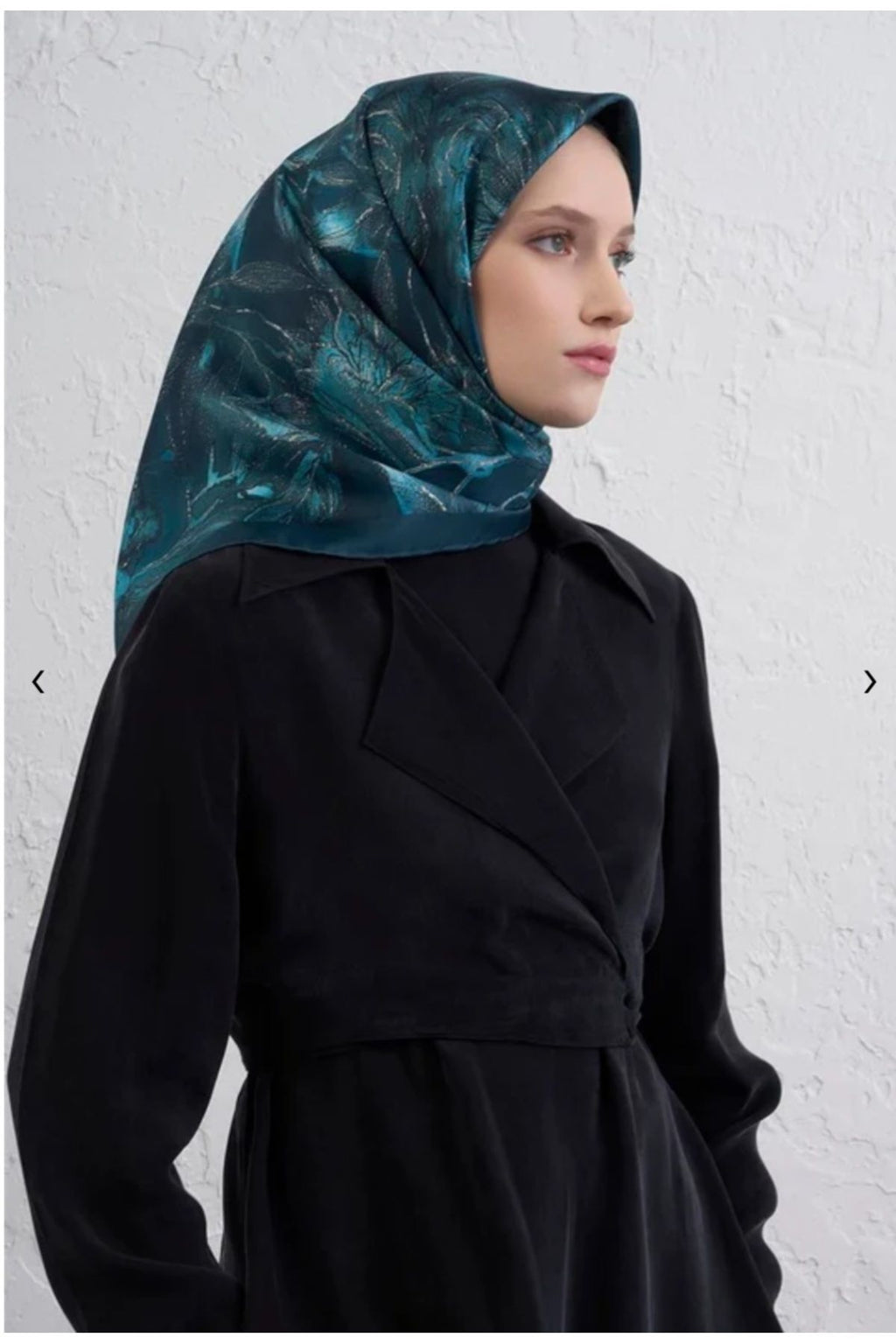 Armine Çiçek Desenli Saf İpek Twill Eşarp