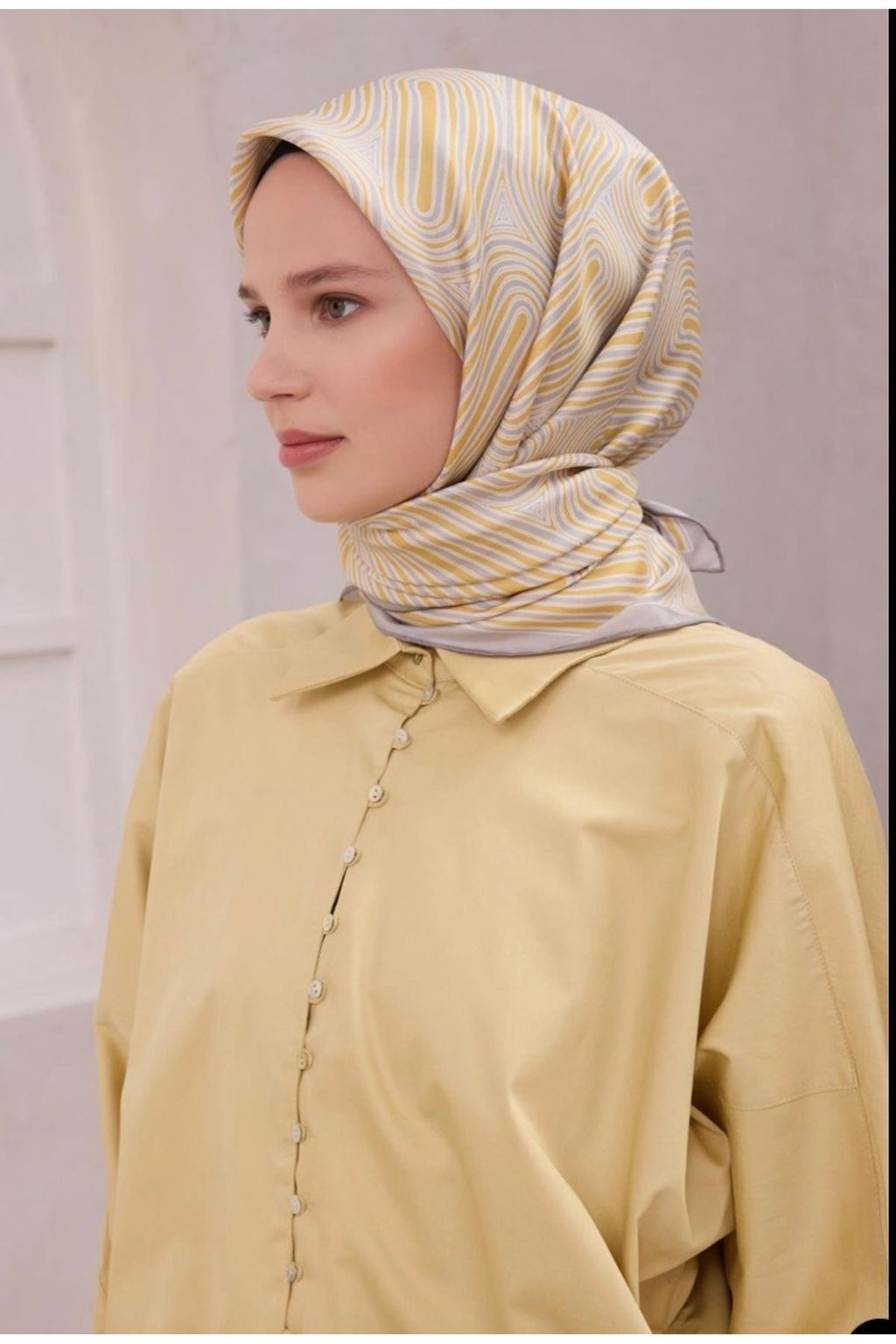 Belli Twill İpek Geometrik Desen Eşarp