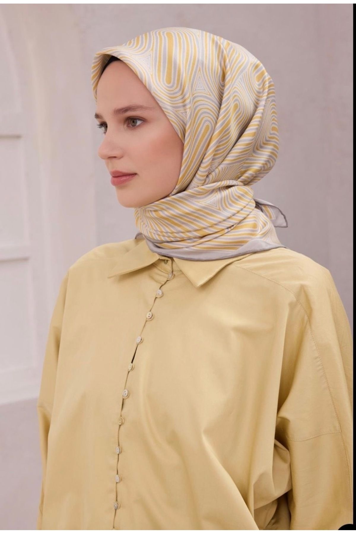 Belli Twill İpek Geometrik Desen Eşarp